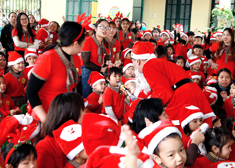 Trải nghiệm lễ hội Giáng sinh cùng cô và trò trường mầm non thị trấn Thắng, Hiệp Hòa