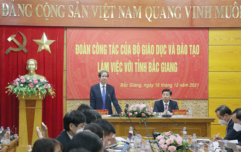 Bộ trưởng Bộ Giáo dục và Đào tạo Nguyễn Kim Sơn thăm và làm việc với tỉnh Bắc Giang
