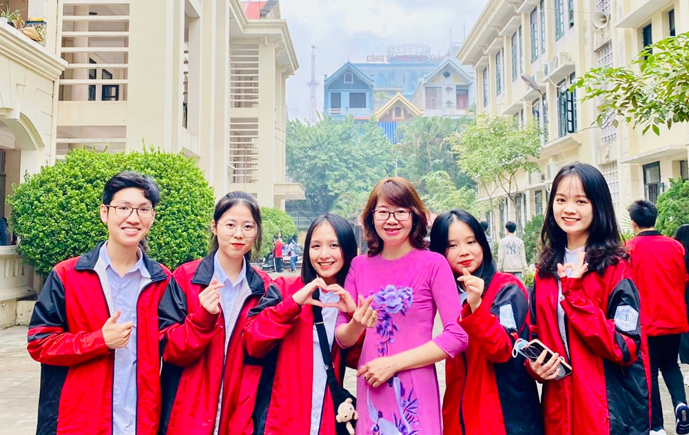 Bắc Giang: 127 học sinh và 119 giáo viên được vinh danh tại Lễ tuyên dương, khen thưởng học sinh...