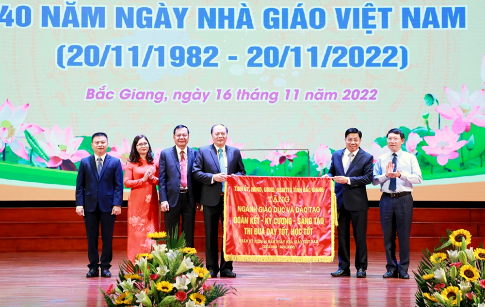 Bắc Giang hoàn thành xuất sắc nhiệm vụ năm học 2022-2023