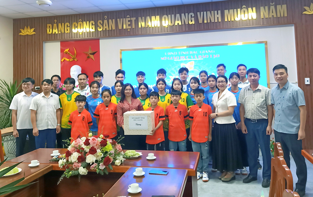 Lễ xuất quân đoàn thể thao học sinh tinh Bắc Giang tham dự Hội khỏe Phù Đổng toàn quốc lần thứ X...