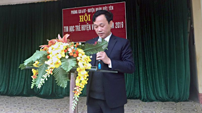 Đại diện lãnh đạo Phòng GD&ĐT huyện Việt Yên khai mạc Hội thi.