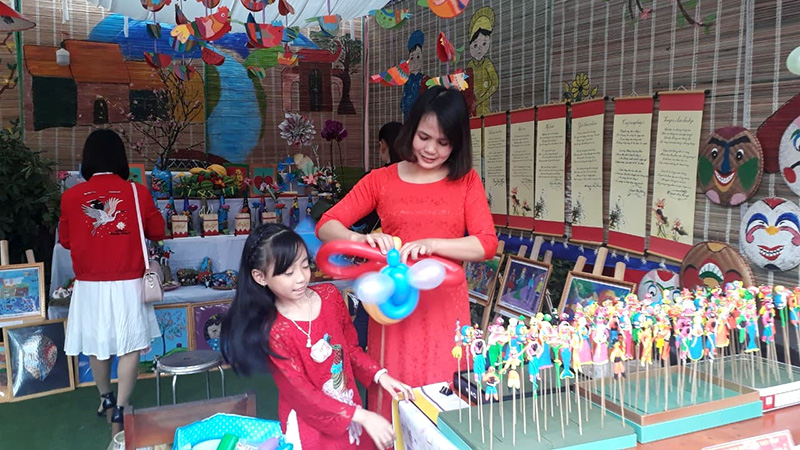Gian hàng trưng bày sản phẩm của huyện Lục Nam.