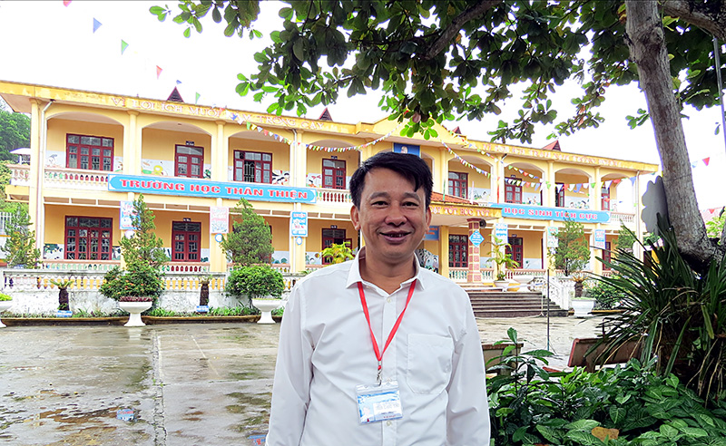 Thầy giáo Trần Giang Ninh.