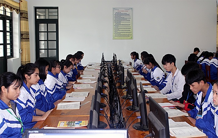 Trường phổ thông DTNT Sơn Động chủ động ôn tập để củng cố kiến thức cho học sinh trong thời gian...