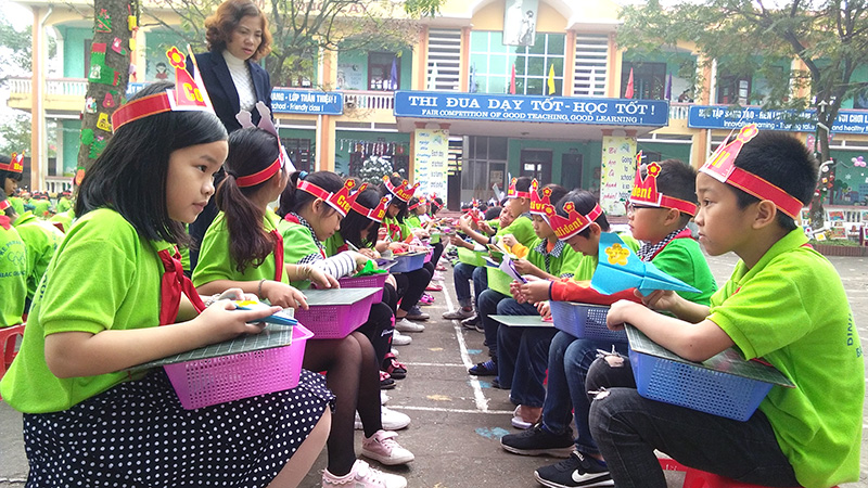 Trường Tiểu học Dĩnh Kế tổ chức thành công "Ngày hội vui sáng tạo"