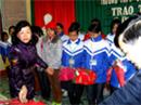 THPT Sơn Động 2 tặng áo ấm mùa đông cho học sinh nghèo vượt khó